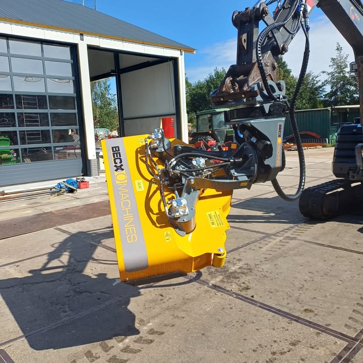 Afgeleverd! ✔ Becx Heggensnoeier HS130HR De Becx Machines HS130HR heggensnoeier is speciaal ontwikkeld voor het…